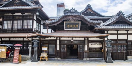 【愛媛・松山】道後温泉のシンボル！道後温泉本館の魅力を徹底レポート！