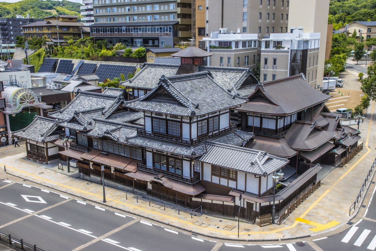 道後温泉本館の全景