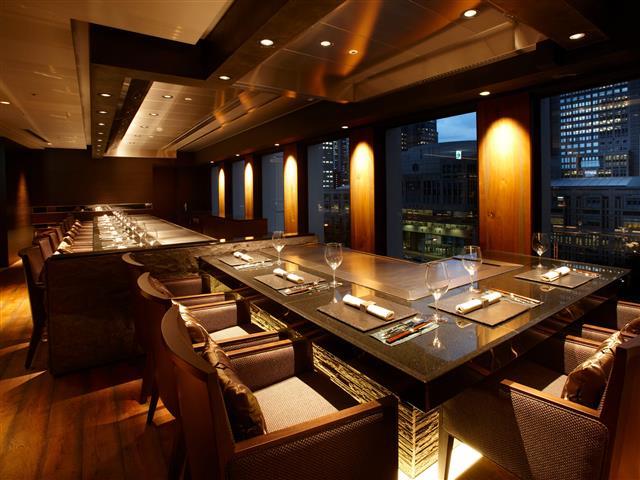 「鉄板焼 やまなみ」店内