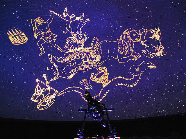 プラネタリウム／坪内重樹（プラネタリウム解説員）