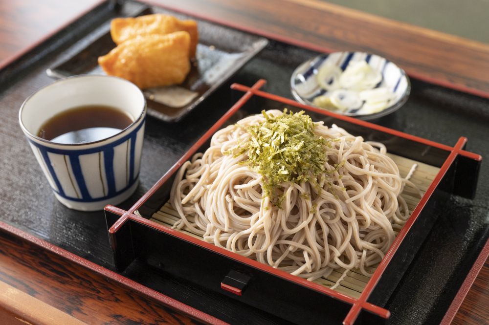 「自家製麺の十割生そば」1000円
