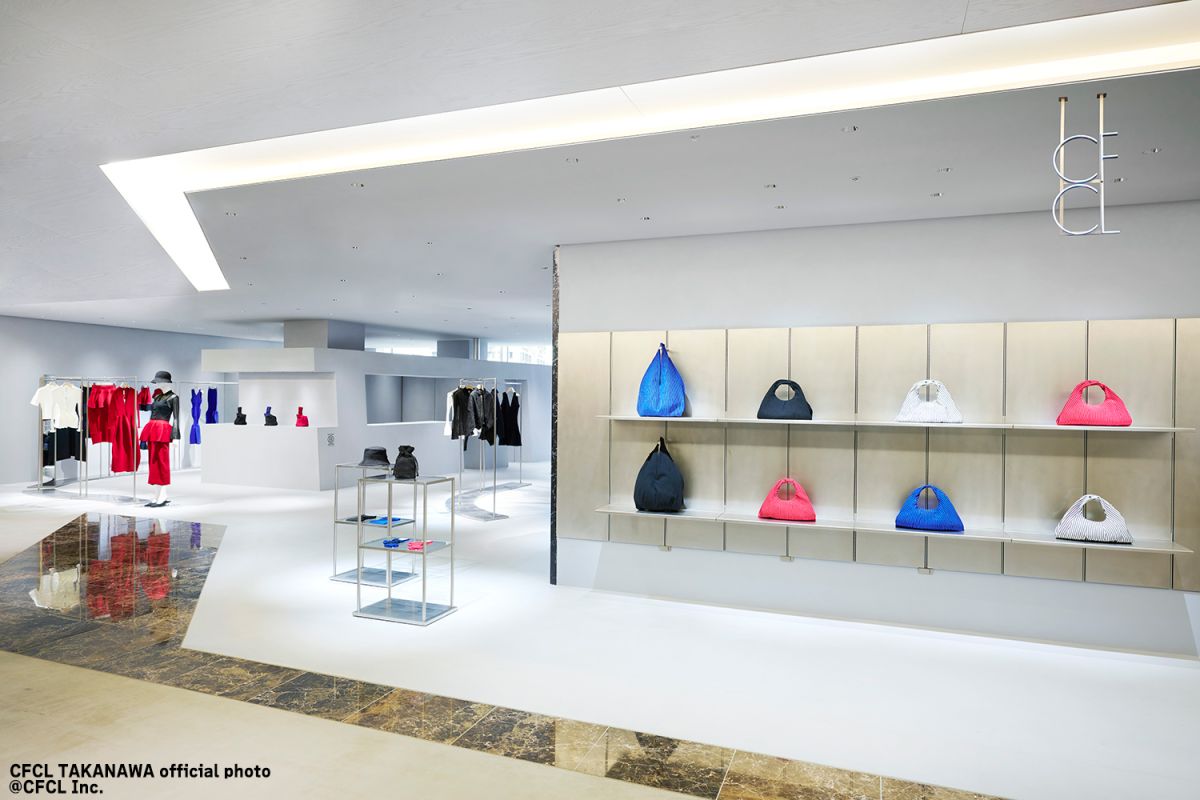 「CFCL」店頭 