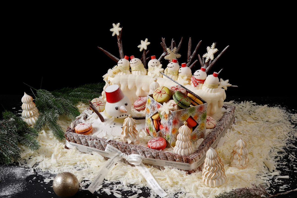 「Snowman Village ~Heartwarming Gift~」縦30㎝×横30㎝×高さ30cm(20~30名様用)75600円※10セット限定