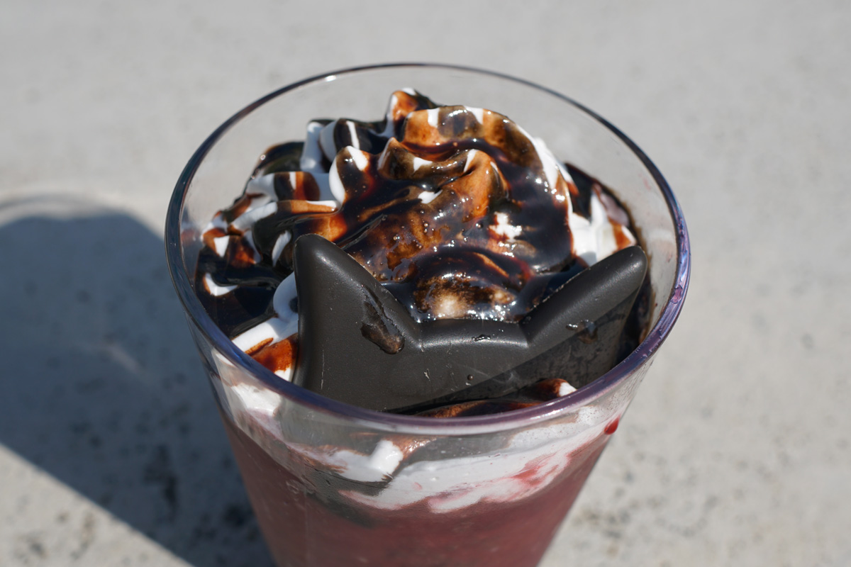 「アサイー ベリー フラペチーノ®」カスタマイズ：チョコレートソース追加（無料）