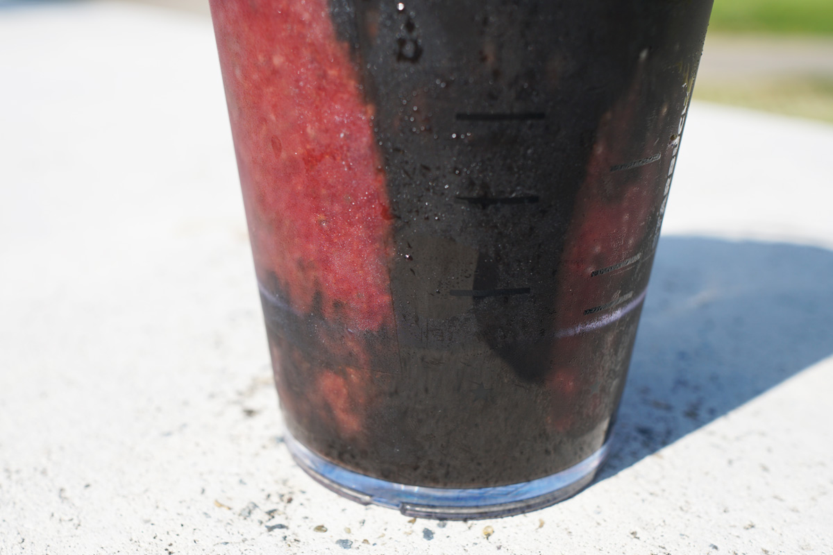 「アサイー ベリー フラペチーノ®」カスタマイズ：チョコレートチップ追加（+55円）