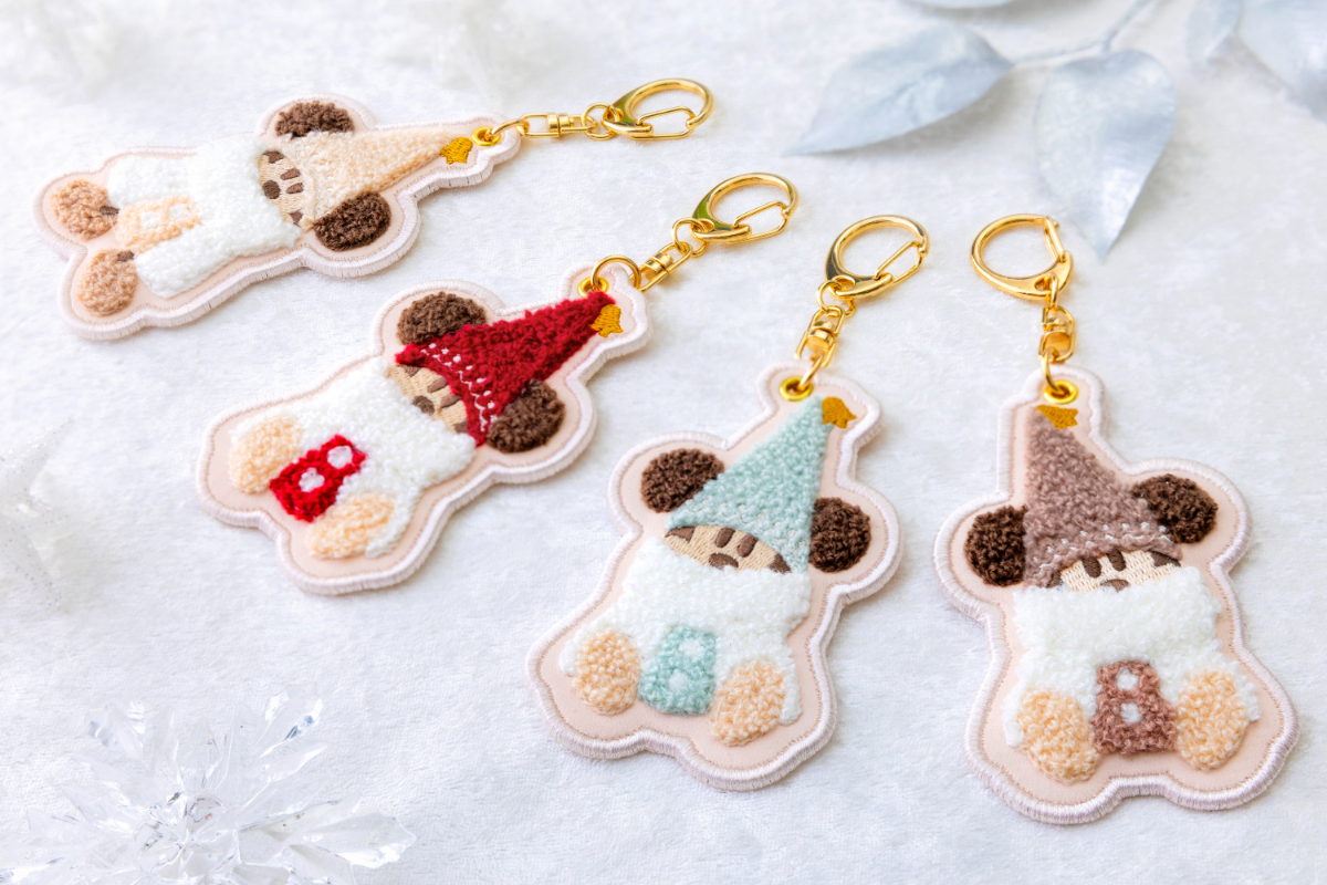 モコモコした手ざわりがポイントの「キーチェーン」は1個1200円で販売。どれが当たるかはお楽しみ♪