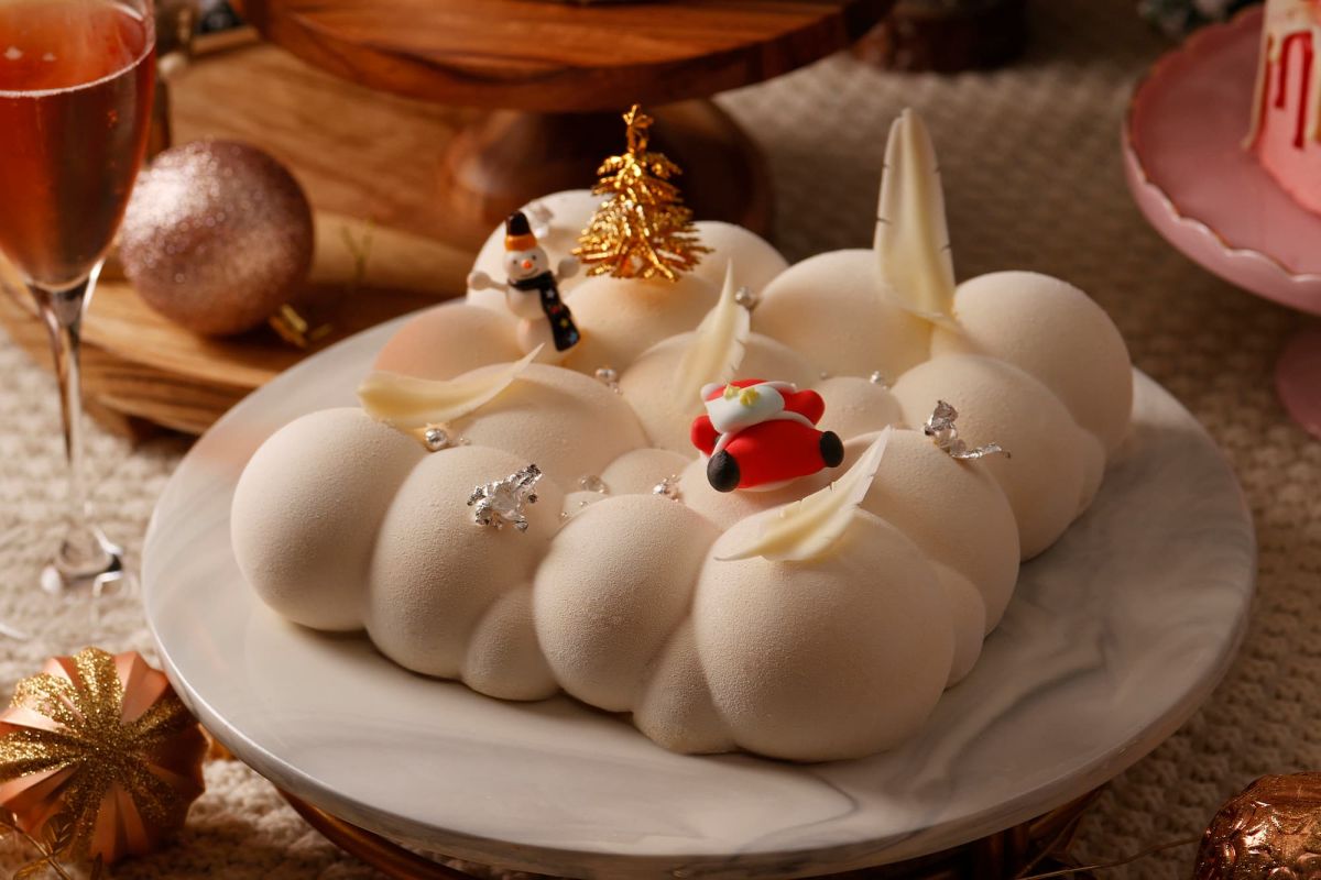    「クリスマスホワイトチョコレートムース」8000円 