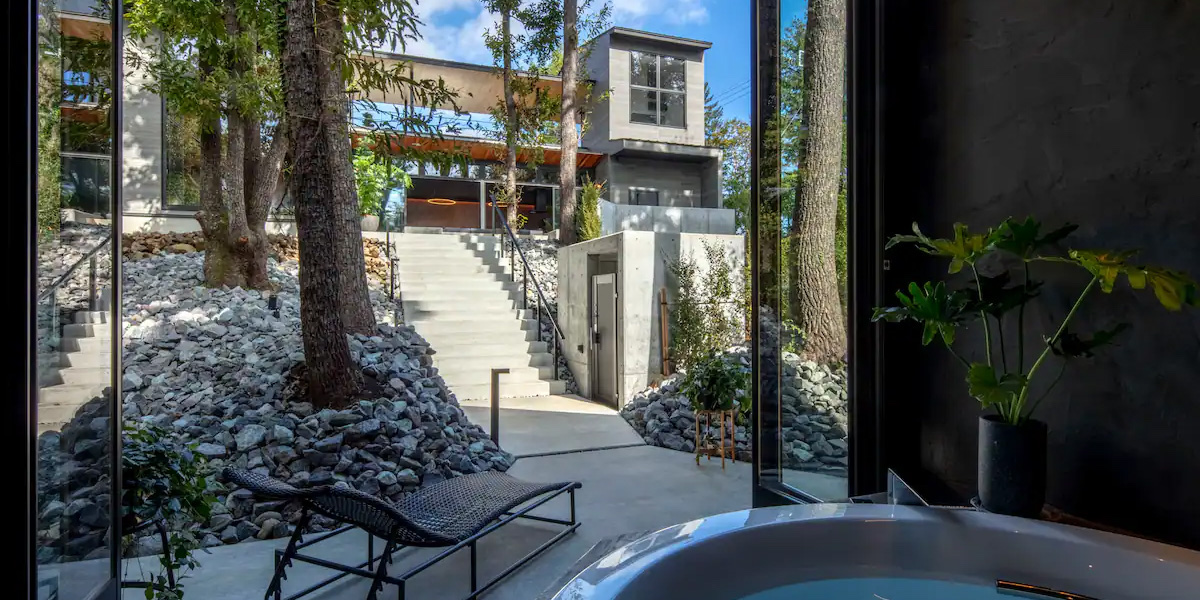 【熱海・伊豆】温泉・サウナ付き “一棟貸しの宿・別荘” Airbnb 5選。大人数でお得に安く！ BBQも！