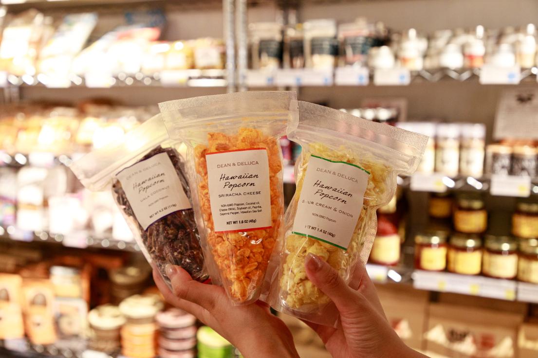 「ハワイアン・ポップコーン」各$6