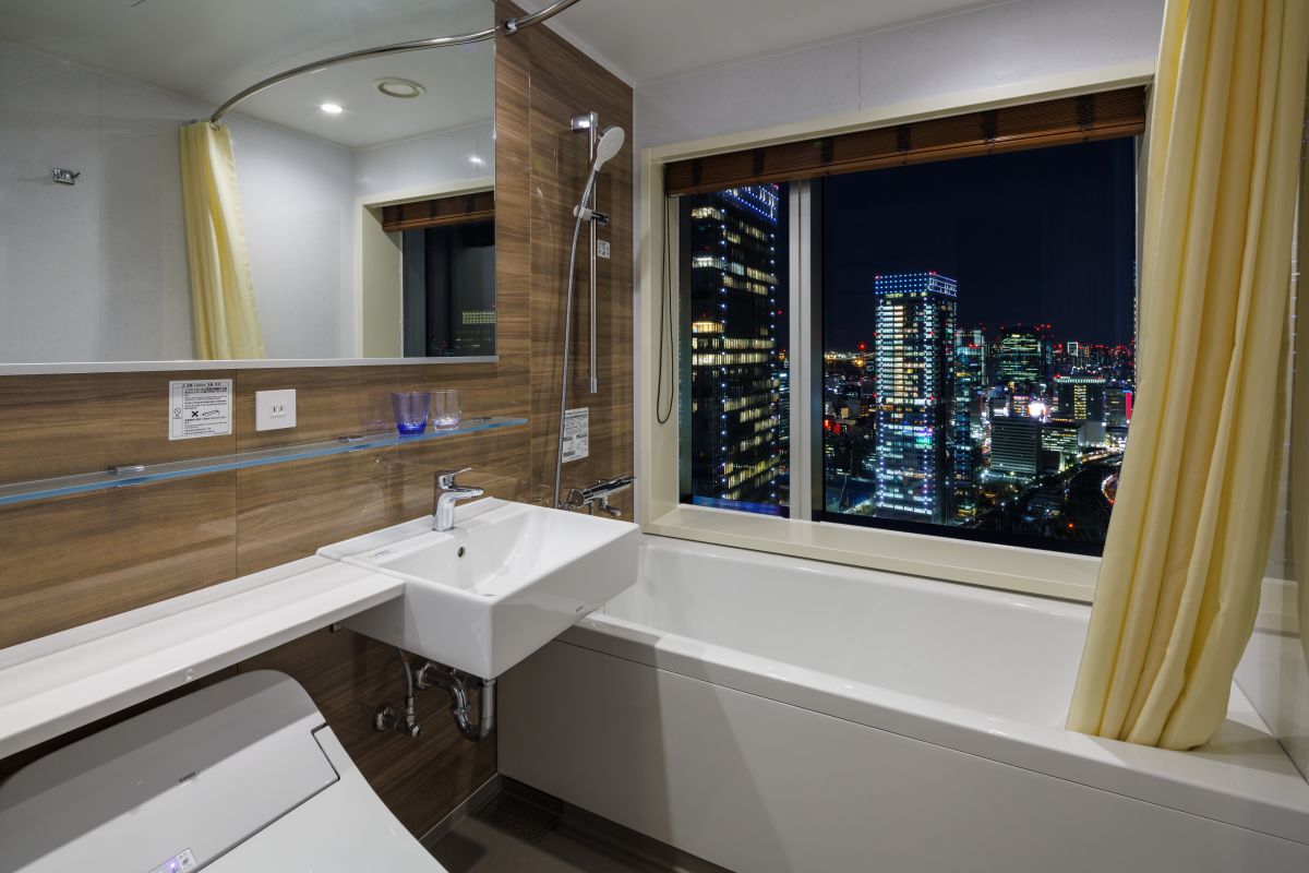 「ｰUTSUROIｰ ステーションサイドクイーン」