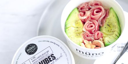 【大阪・北堀江】アボカドと生ハムのグリークヨーグルトも！ 「müno YOGURT & ACAI」で濃厚でクリーミーな新食感を満喫♪ 2025年8月オープン