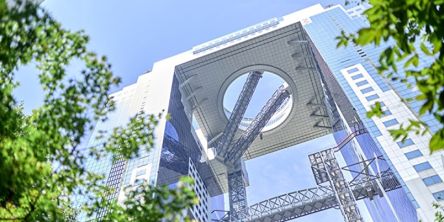 【大阪】「梅田スカイビル」の「空中庭園展望台」で絶景体験！ シースルーの空中エスカレーターや10色展開のソーダフロートなど映えポイントがたくさん