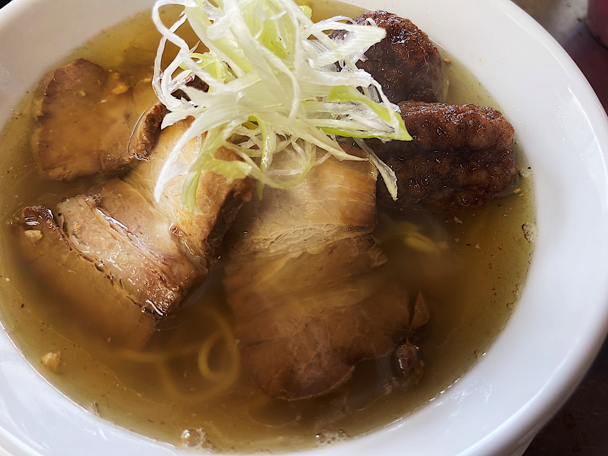 「飛醤」を隠し味に使用した屋久島ラーメン1100円