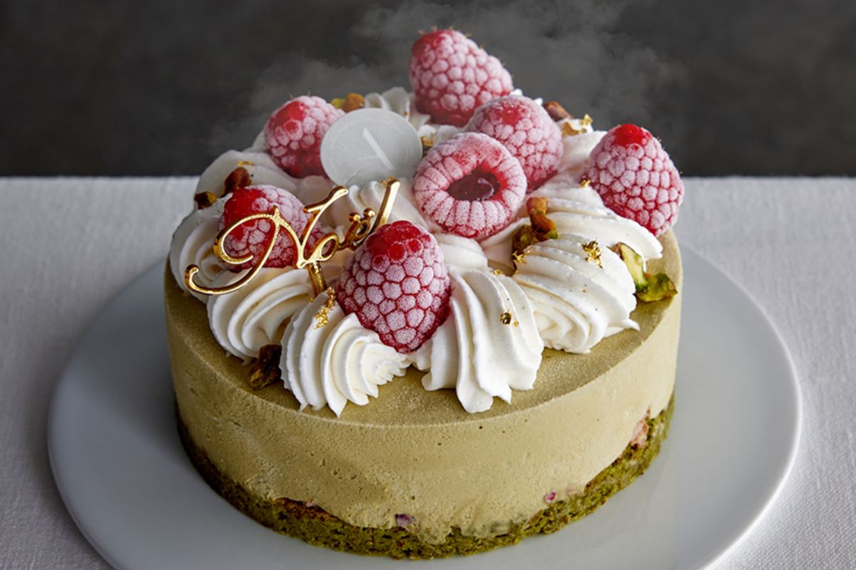 「パティスリィ アサコ イワヤナギ アイスクリームケーキ フランボワーズとピスタチオのケーキ」直径12cm 8640円