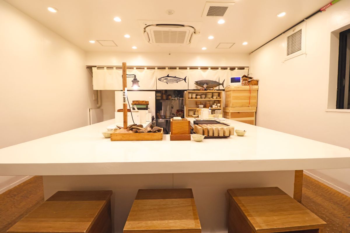 「かつお食堂」店内