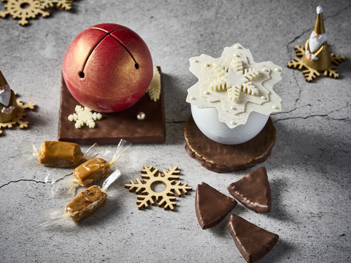 (写真左から)「スパークリング エコー」2800円 /直径約8cm × 高さ約7.5cm  「スパークリング スノーフレーク」2800円 /直径約8cm × 高さ約8cm