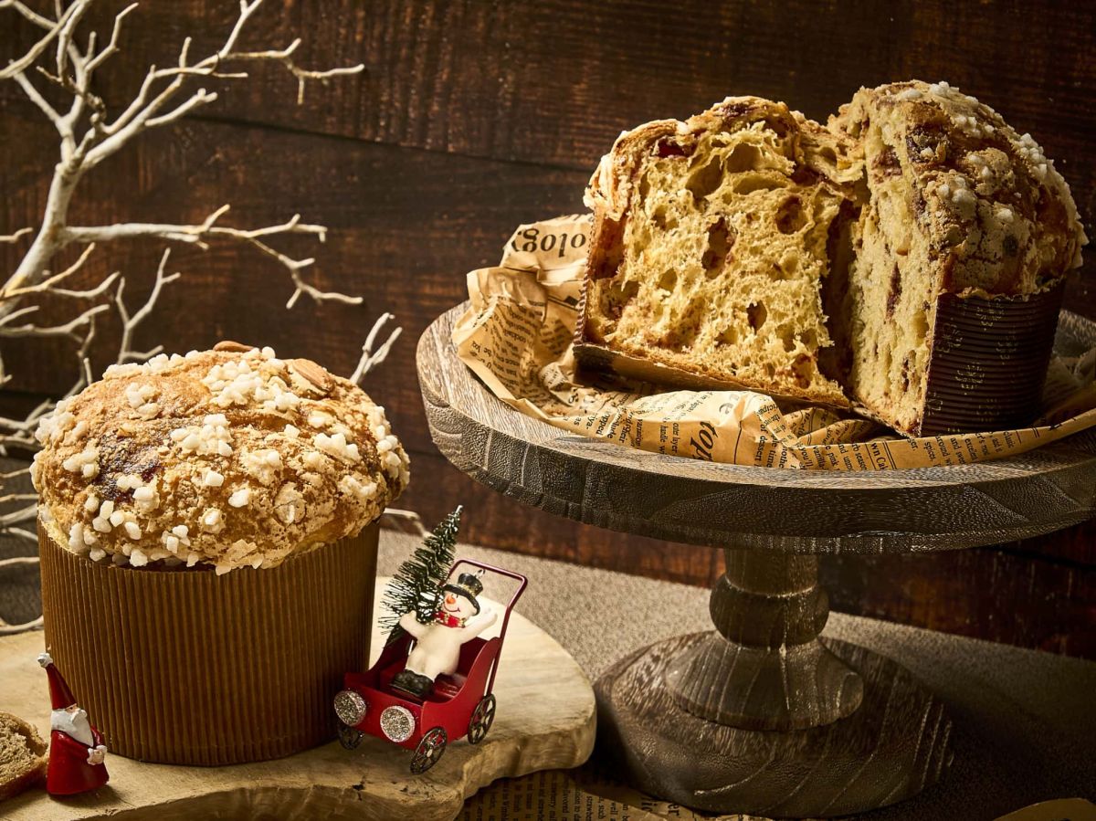 「パネトーネ ディ ナターレ 大」 5000円/直径約18cm  「パネトーネ ディ ナターレ 小」 3500円/直径約13cm