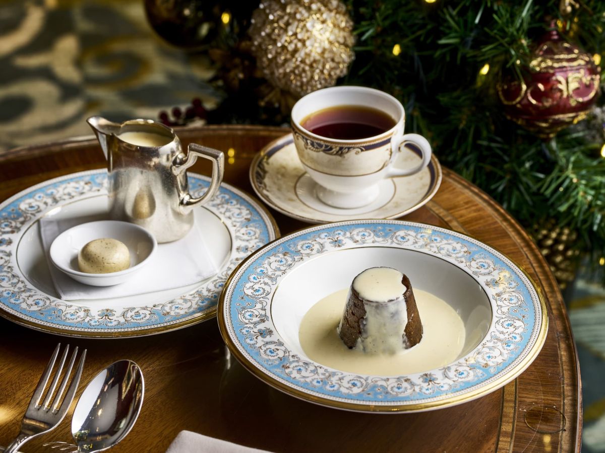 「クリスマス プディング」2,400円(単品) 3,800円 (アイリッシュウイスキークリームティーとのセットメニュー)