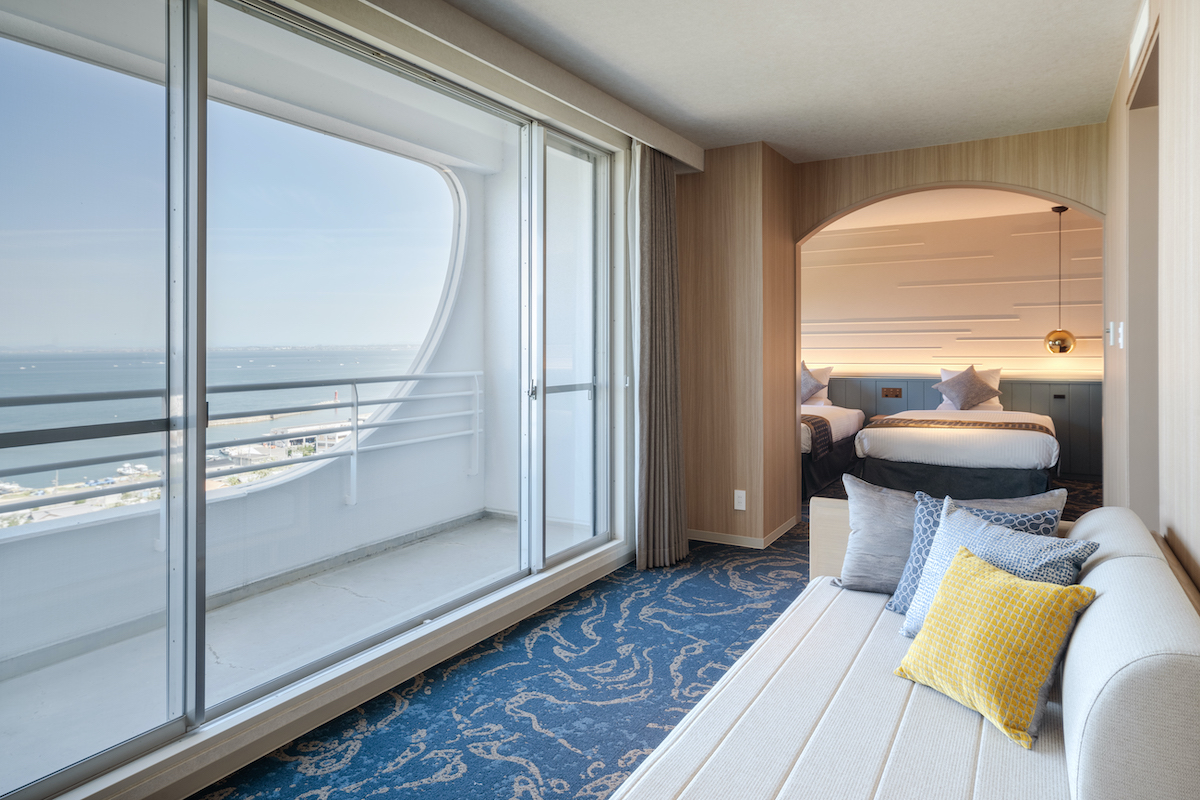 「オーシャンビュースーペリアルーム」(2名1室 1泊2食付き1人2万400円(入湯税別)〜/44.6㎡・定員4名)