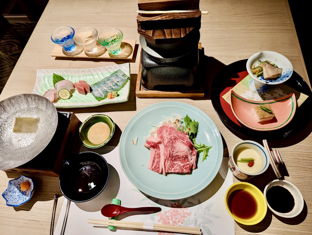 今回いただいた「土地の恵み会席」の一部(料金は宿泊費に込み/25年9月)