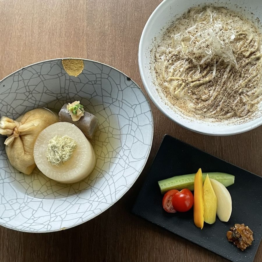 お出汁を味わう「MIKE おでんとらぁめんのセット」2400円