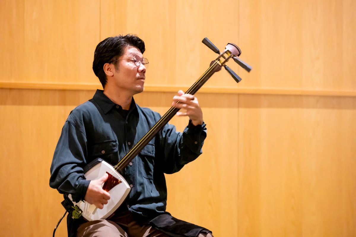 津軽三味線演奏家の小野越郎さん