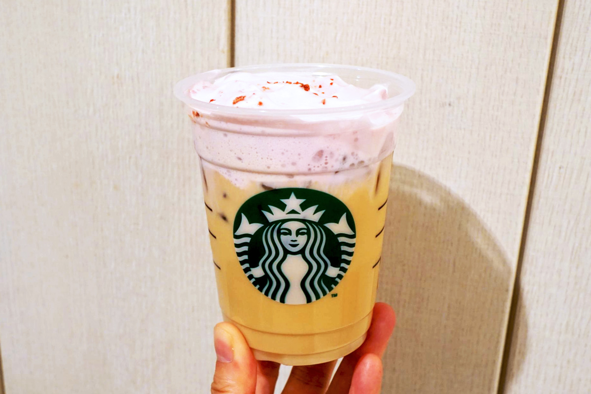 「ストロベリー ムース & ジョイフルメドレー ティー ラテ」カロリー