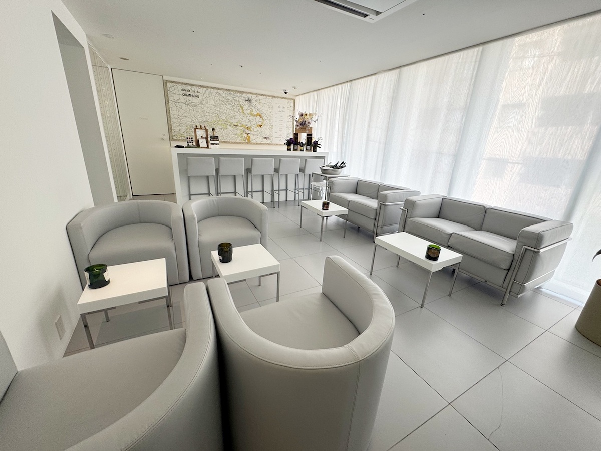 ロビーラウンジ「AWA Lounge & Bar」