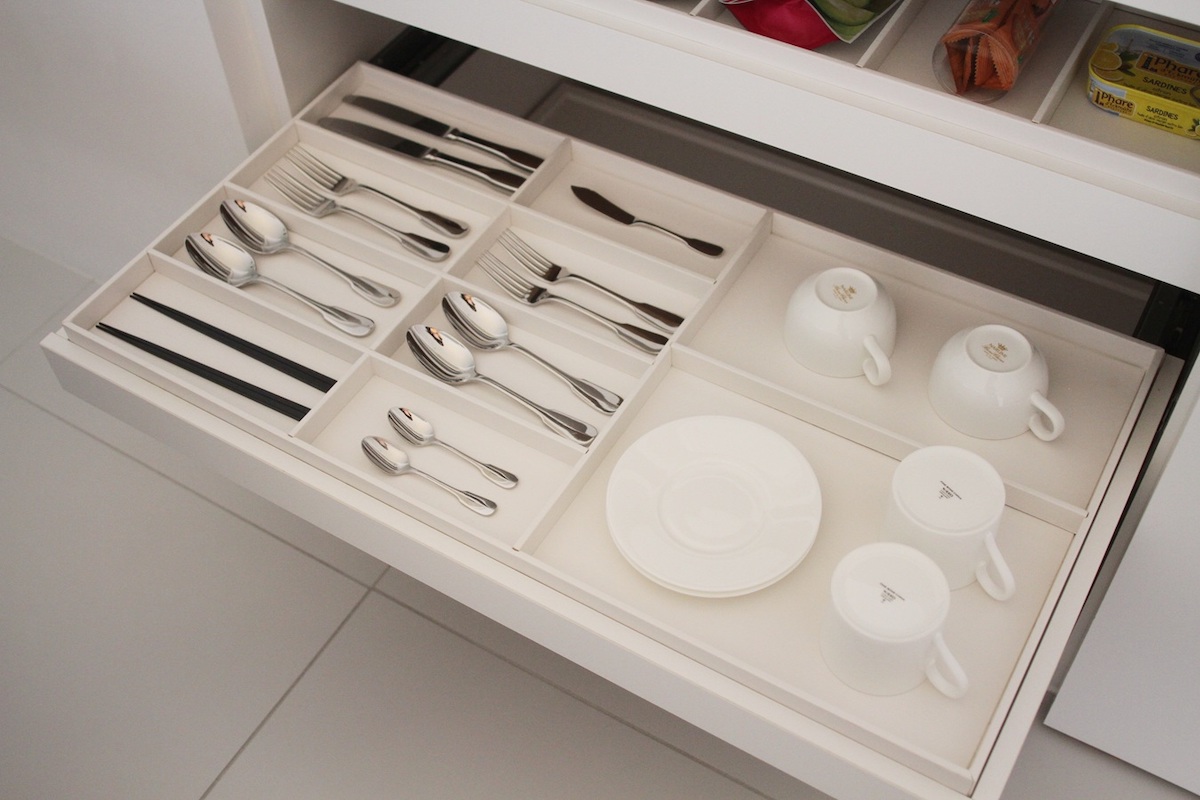 カトラリー、カップ