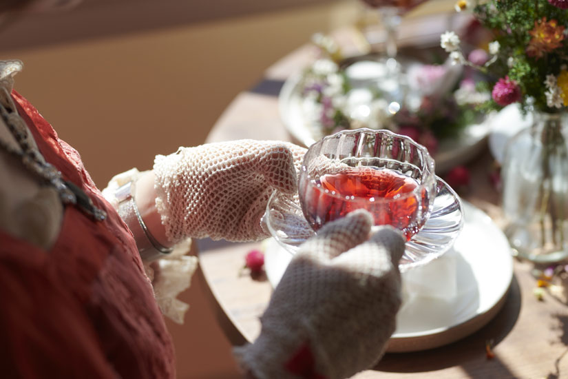 グローブや帽子、日傘などの小物も付いているのがうれしい