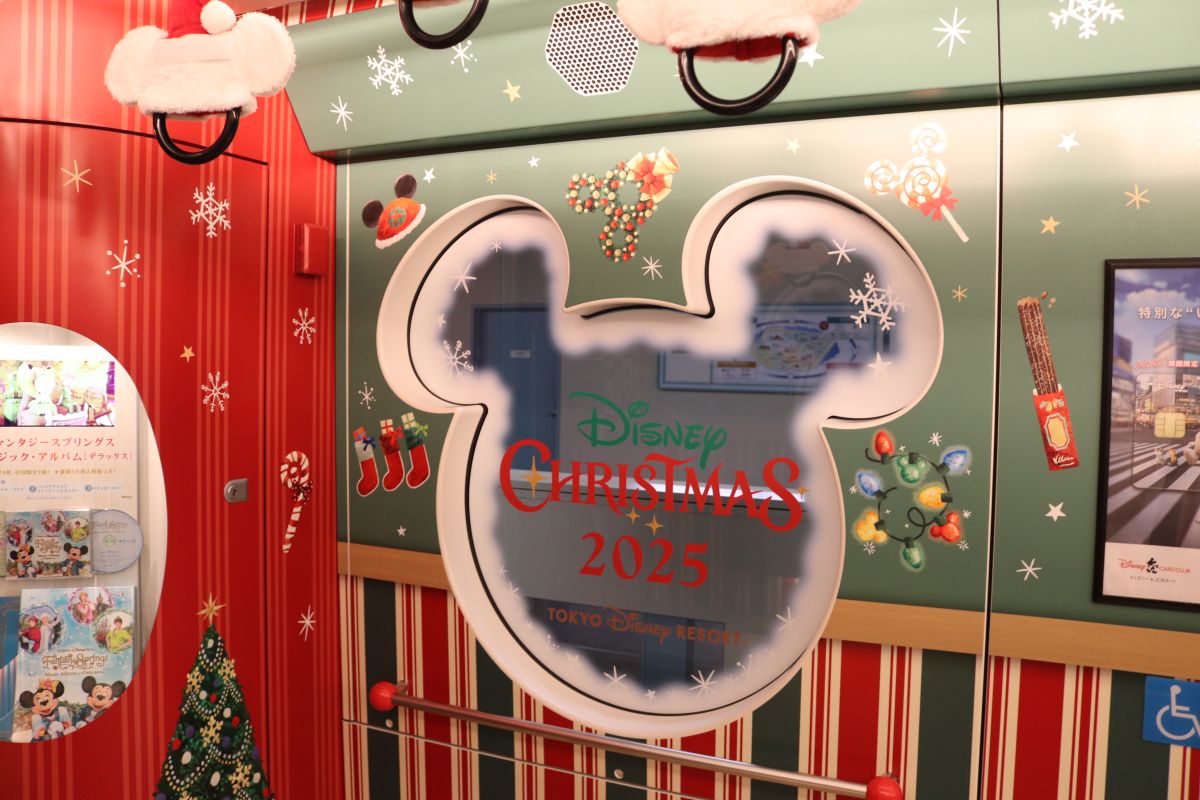 ディズニーリゾートラインの車内