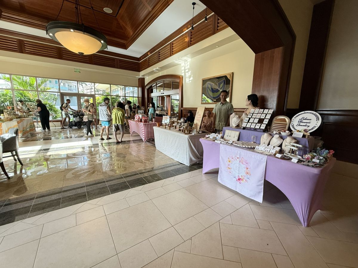 「グランド・ワイキキアン」のロビーで開催されたメイド・イン・ハワイ・ポップアップマーケットの様子