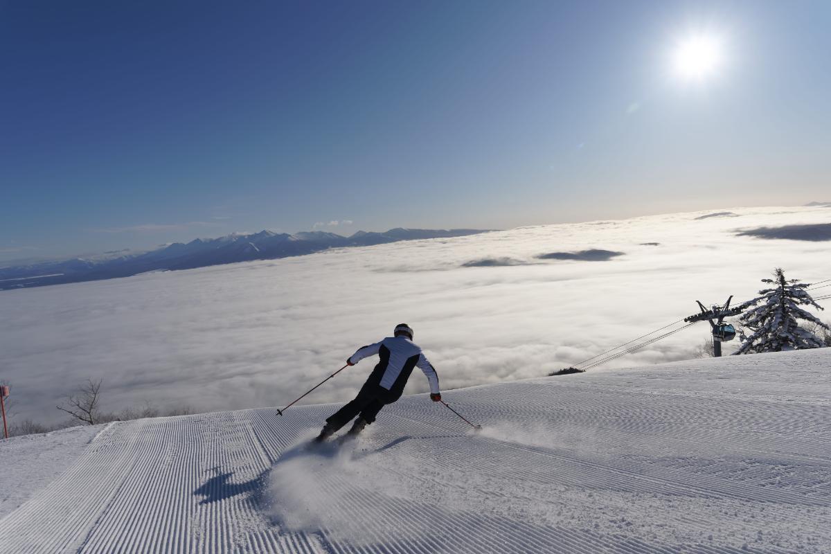 雲海を眺めながらすべることもある