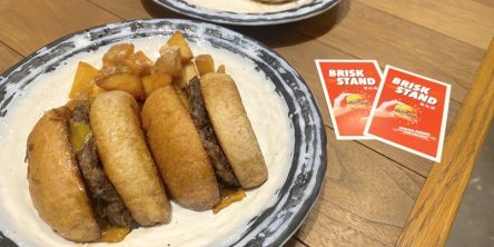 【恵比寿】一度食べたら忘れられない「切ったやつ」！ 日本一に輝いたグルメバーガーショップ「BRISK STAND」