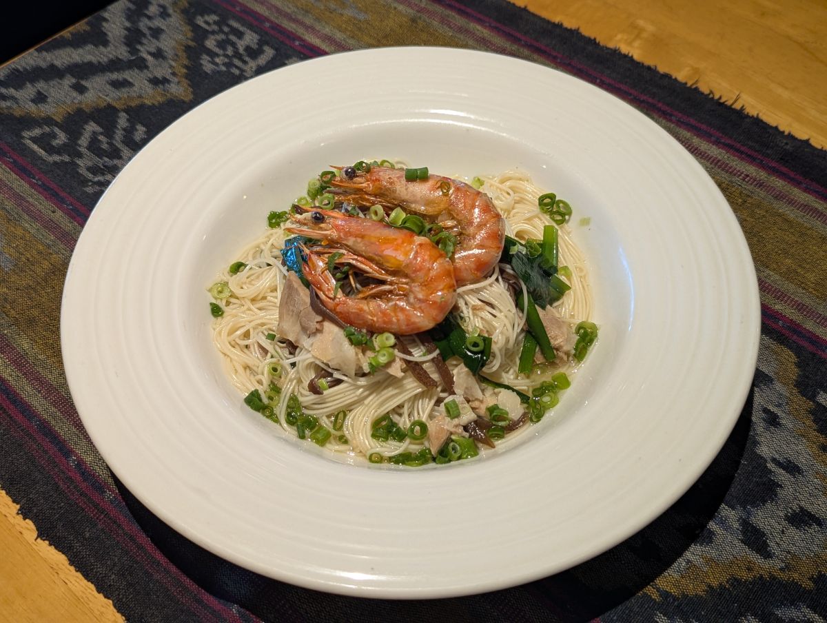 もう一つの人気メニュー 「あぶらゾーメン」（1210円）