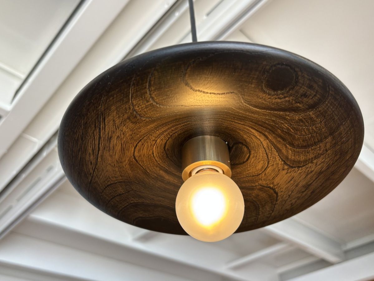 輪島塗モチーフのペンダントライトにも注目