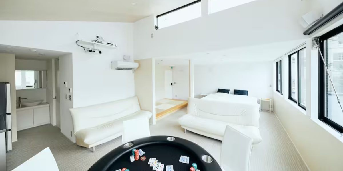 【東京】プロジェクター付きのおすすめAirbnb宿5選｜推し活や女子会、趣味の集まりにぴったりで1万円台！