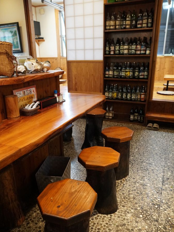 10席ほどあるカウンター席