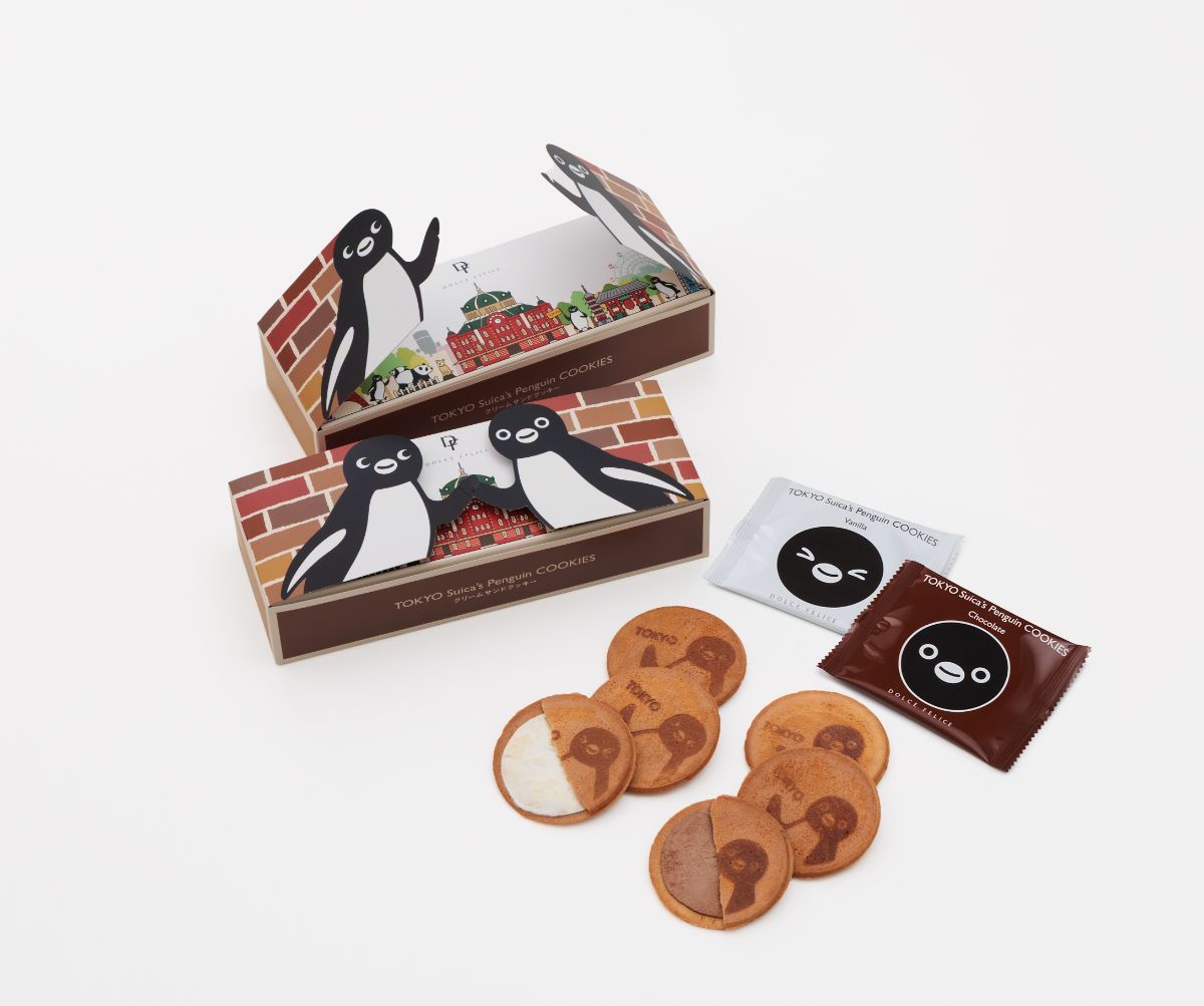 【グランスタ東京・限定】「東京Suicaのペンギン クリームサンドクッキー」10枚入り972円　&copy;Chiharu Sakazaki／JR東日本／DENTSU　Suica by JR東日本 ※SuicaはJR東日本の登録商標です