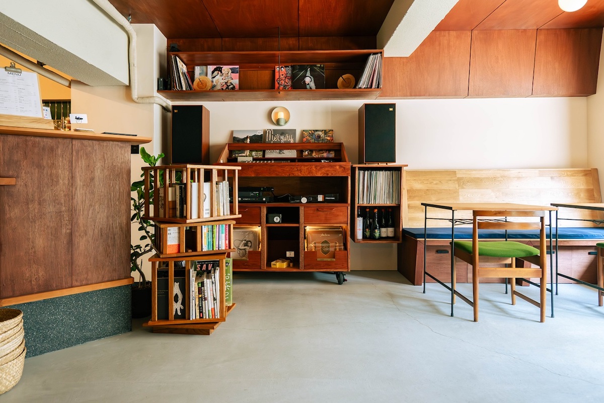 店内のレコード