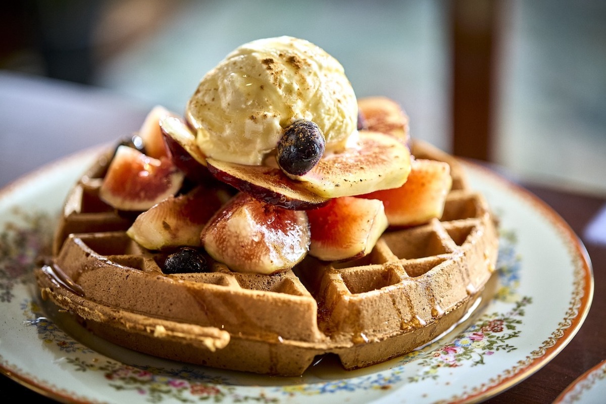 「季節限定　無花果とシナモンのワッフル」1600円（例年9月初旬〜10月中旬頃）