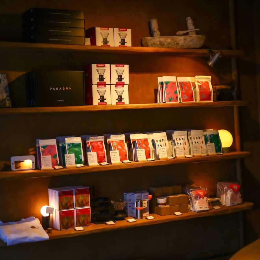 豆の購入はもちろん、カップ等の販売もあり