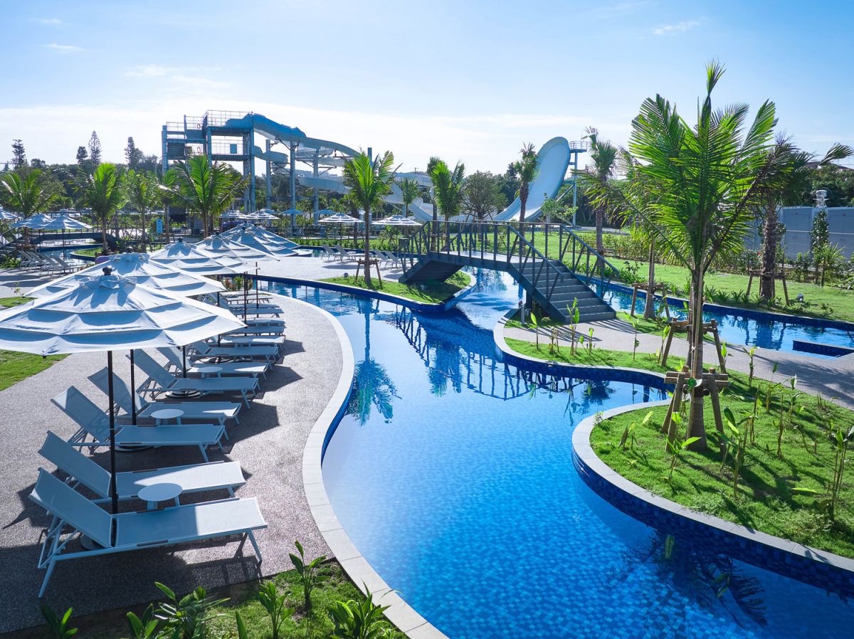 一周約128mの流れるプール