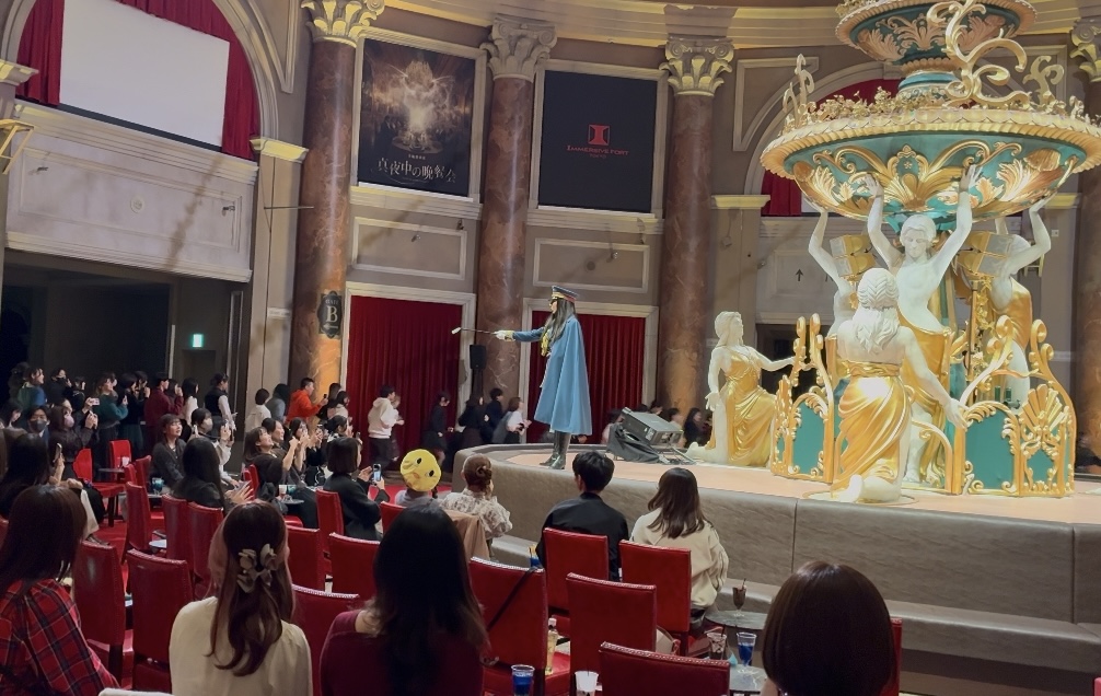 ヘルメス指揮官のもとランニングに励む