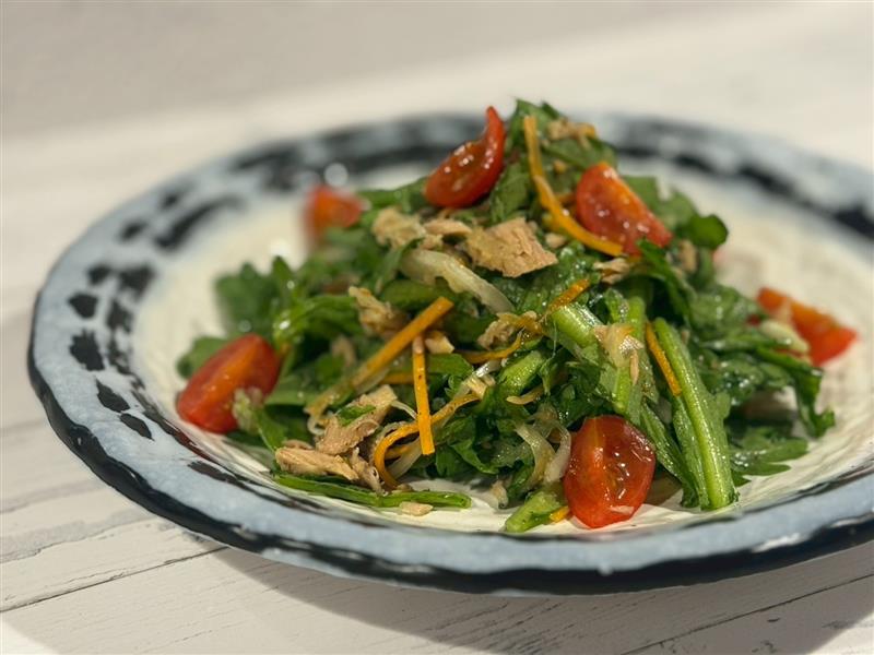 えごま香る春菊とツナのエスニックサラダ