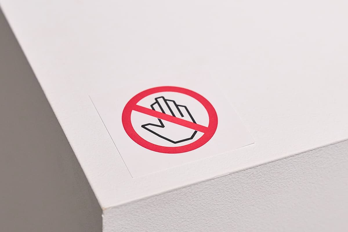 撮影はOKだが手を触れることのないように注意