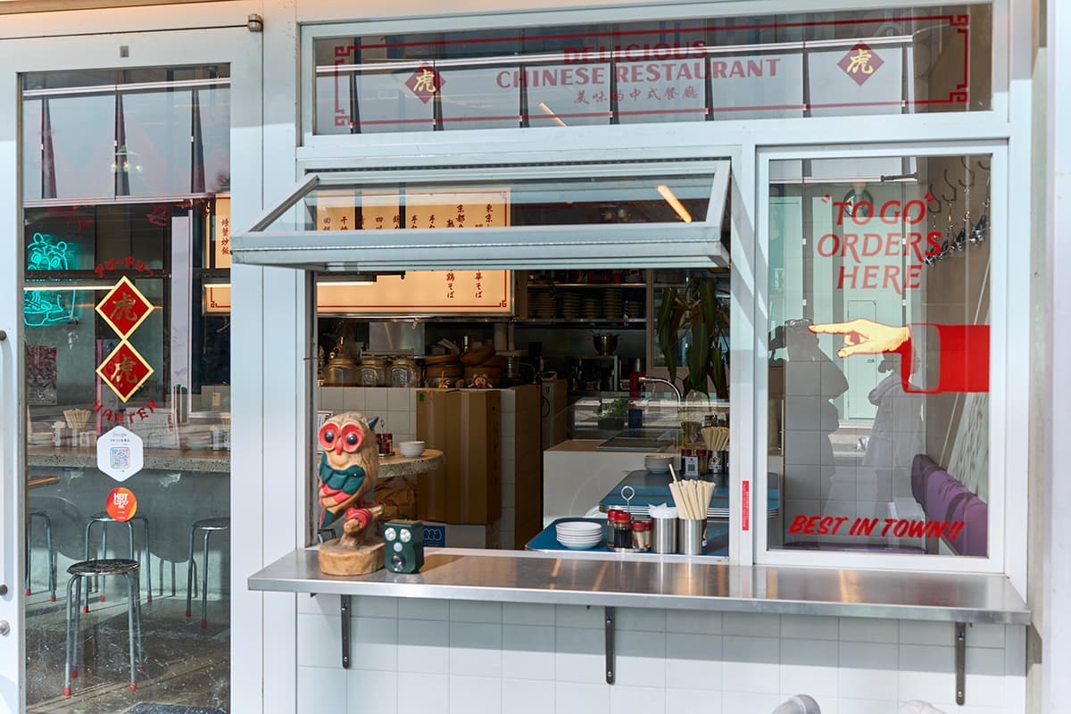 入り口横のテイクアウトカウンター