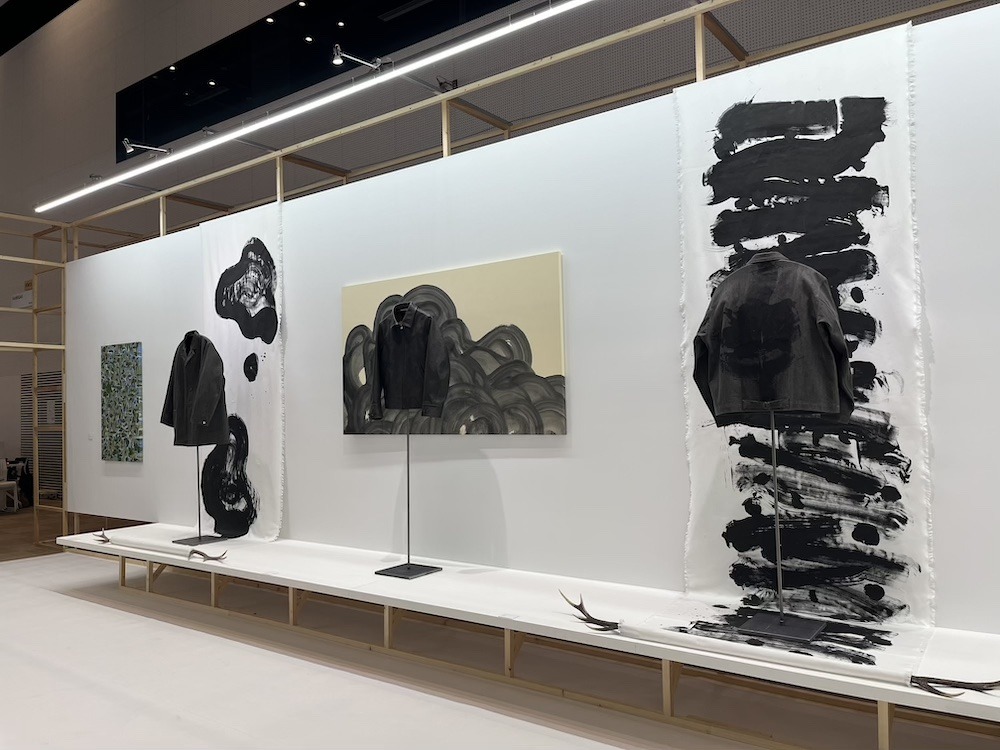 KANEGAEの展示「現代素材問答」ではアーティストらが鹿の問題に取り組んだ