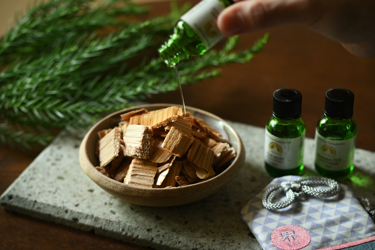 日光杉のお守り作り