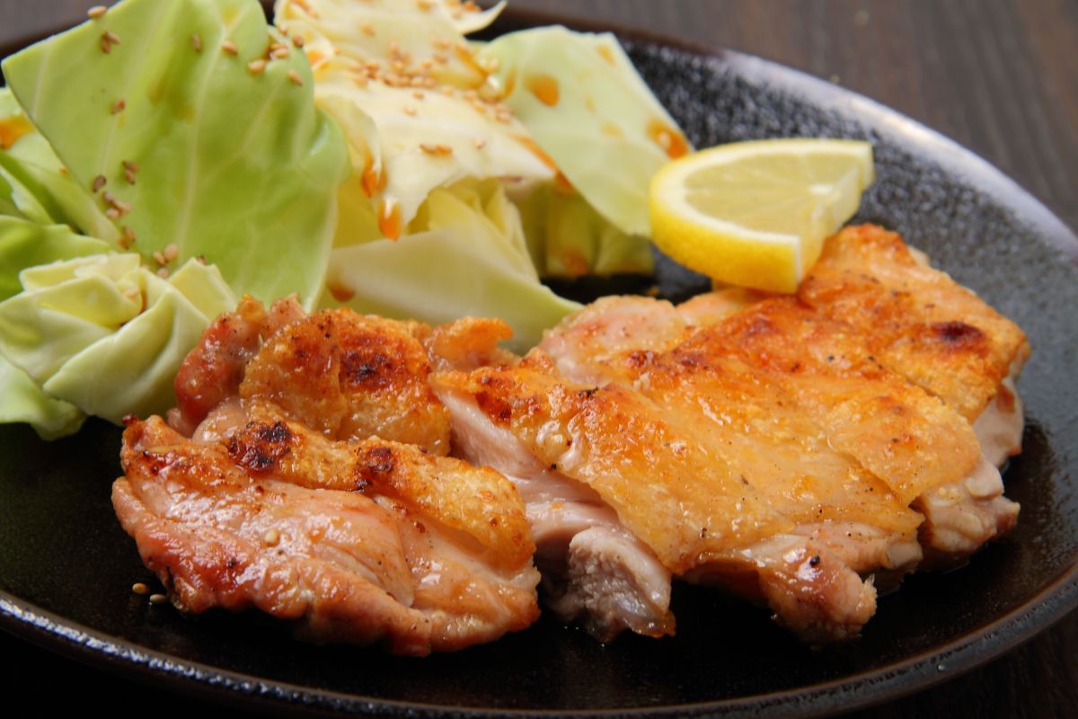 鳥巣亭の「阿波尾鶏のもも焼き」